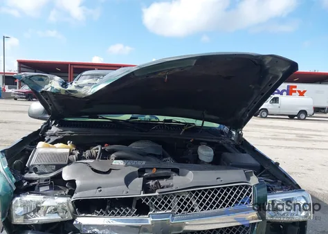 2004 Chevrolet Silverado 1500 Ls z USA, uszkodzony, nr VIN 2GCEC19V441188470